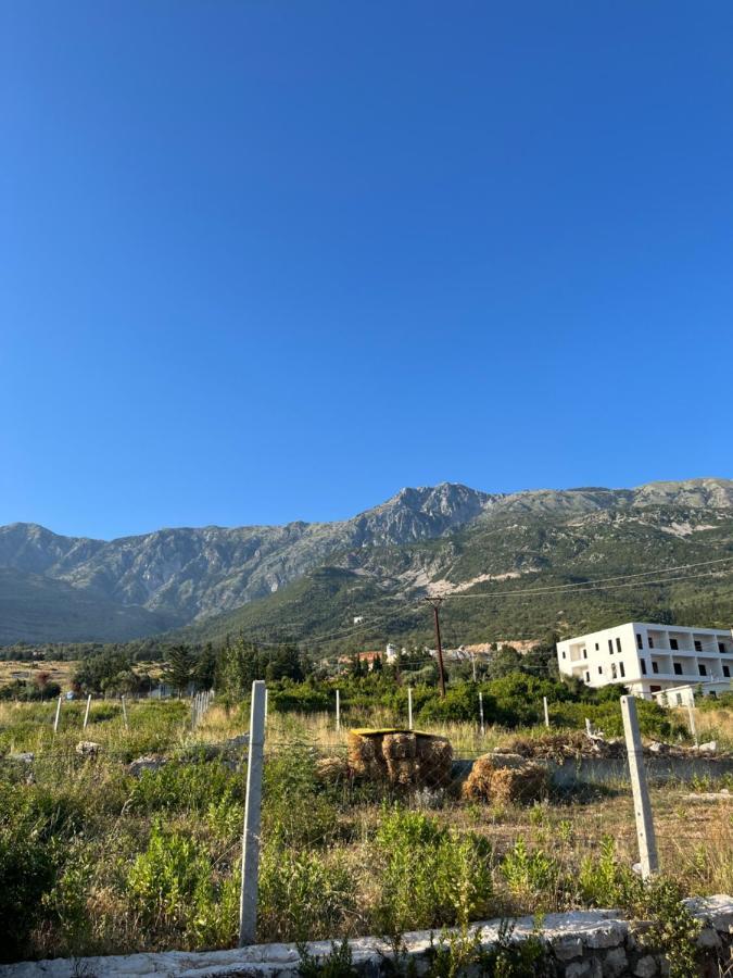 Albanian Garden Hotell Gjilek Eksteriør bilde