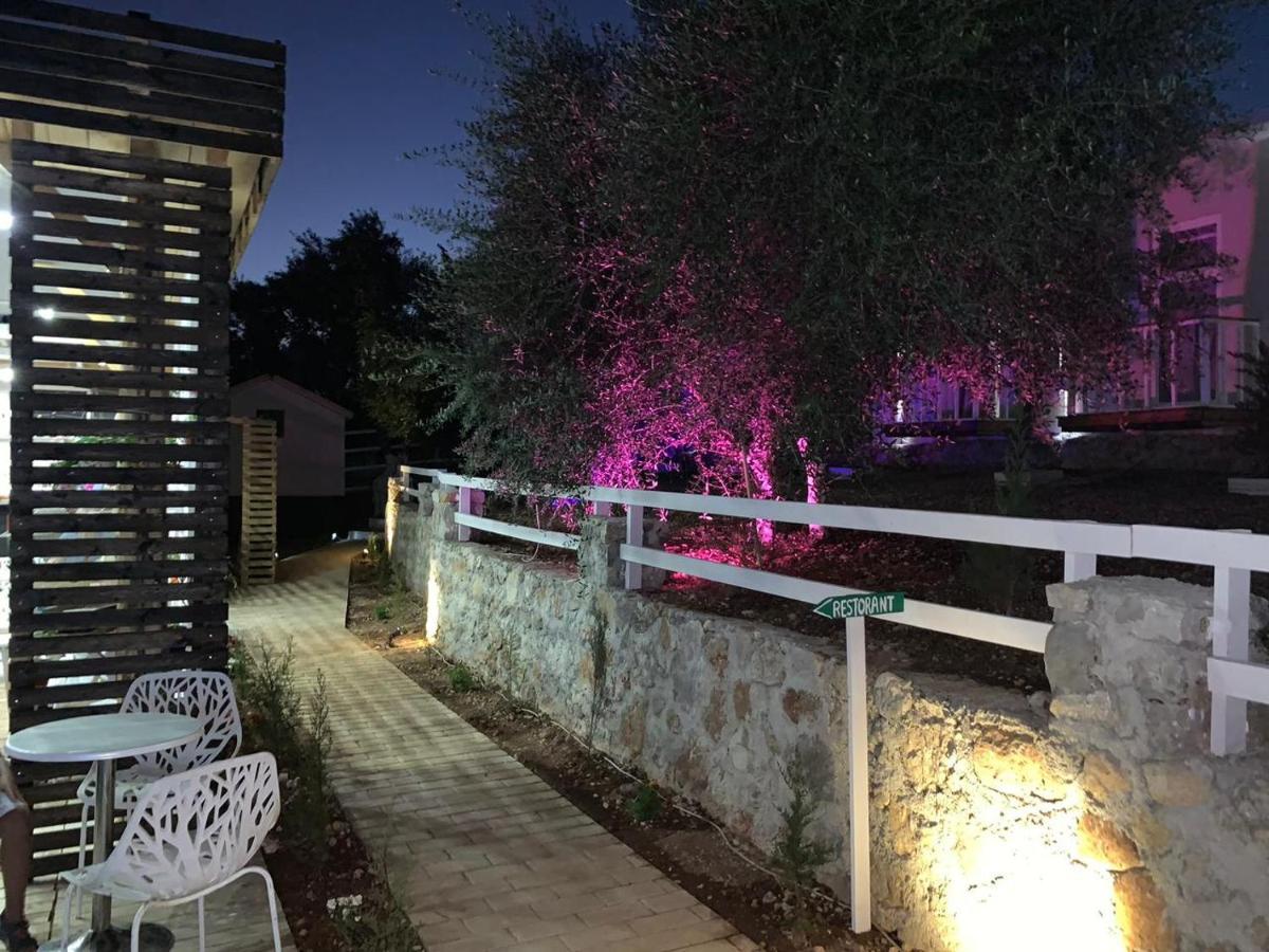 Albanian Garden Hotell Gjilek Eksteriør bilde